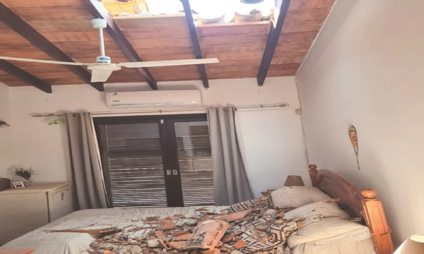 ¡Miedazo! Construcción de edificio reventó casa de un abuelo, le llueven materiales de una obra de 22 pisos - OviedoPress