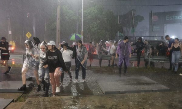 Suspenden oficialmente el Asunciónico por temporal