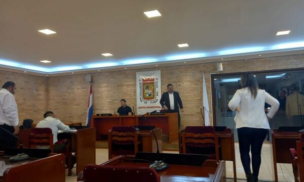 Concejales no aparecen para sesionar en CDE