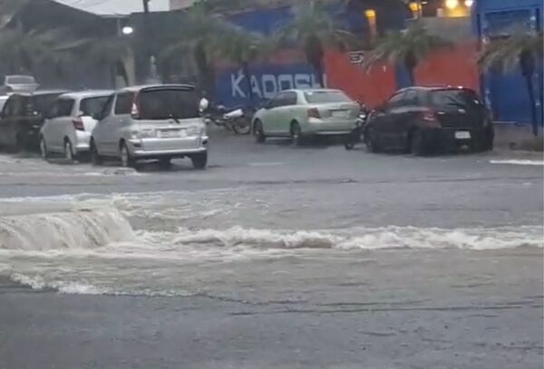 Avenida Cacique Lambaré, totalmente colapsada - Megacadena — Últimas Noticias de Paraguay