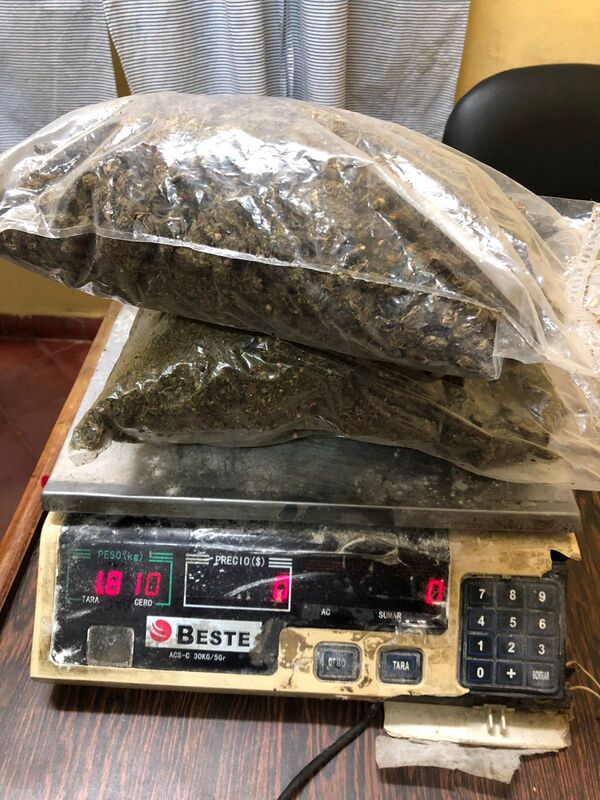 Diario HOY | Arrojan bolsas con marihuana dentro del predio de la cárcel Industrial Esperanza