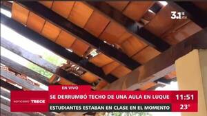 Crónica / [Video] Se desplomó el techo de escuela: de milagro se salvaron estudiantes