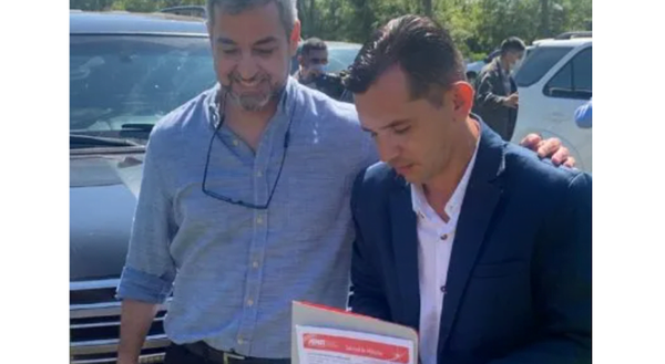 Intendente pide disculpas a liberales tras afiliarse a la ANR - Noticiero Paraguay