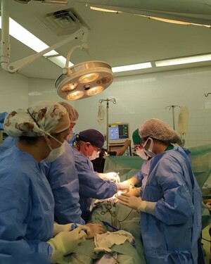 Médicos del Hospital de Clínicas realizan con éxito trasplante renal preventivo - .::Agencia IP::.