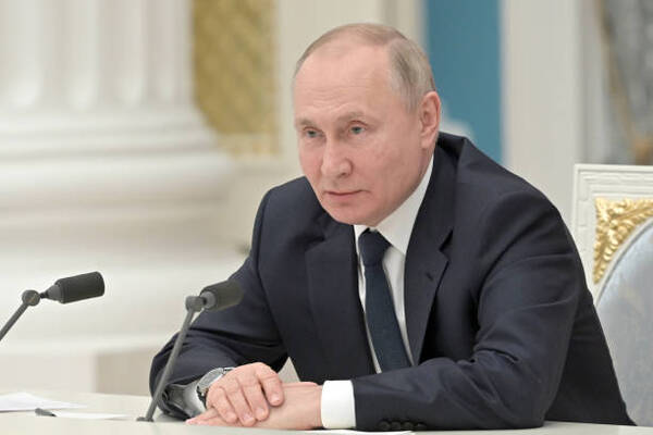 Rusia obligará a los “países hostiles” que sancionaron a sus bancos a que compren rublos para poder pagar el suministro de gas y petróleo