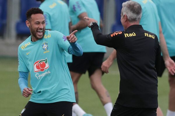 Tite admite “preocupación” con Neymar y se niega a divulgar lo que conversan - Fútbol Internacional - ABC Color