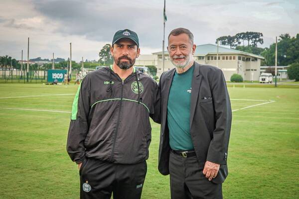 Crónica / Gustavo Morínigo, a más de DT, ahora escribe un libro sobre el fútbol