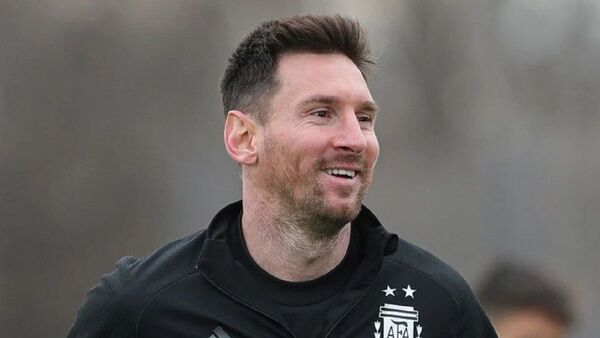 Messi vuelve a entrenarse y se perfila como titular ante Venezuela