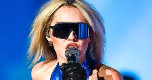 La Nación / Alquilaron una limusina y les hicieron creer a los fans que era Miley Cyrus