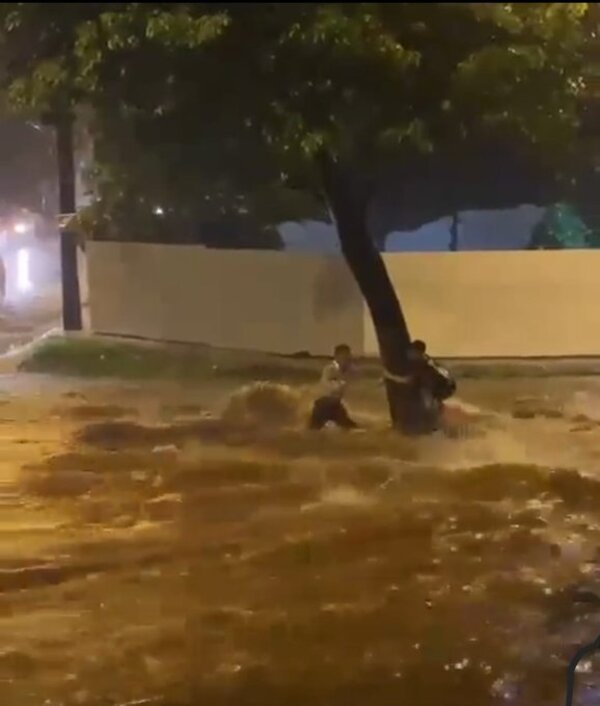 Entregarán medalla de honor a guardia que salvó a un niño - ADN Digital