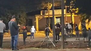 Caaguazú: Violento enfrentamiento entre la Policía y manifestantes