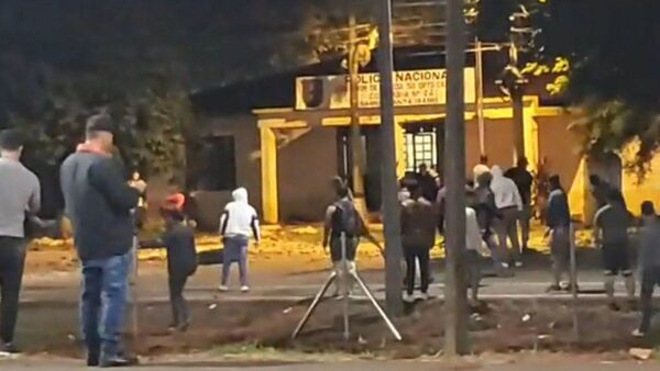Caaguazú: Violento enfrentamiento entre la Policía y manifestantes