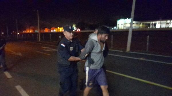 Disturbios en Caaguazú: Policía logra despejar ruta PY02 - Nacionales - ABC Color