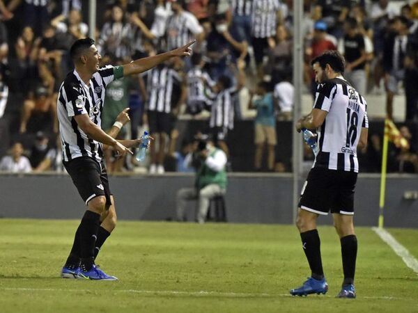 Cardozo, doce goles más que Santa Cruz - Fútbol - ABC Color