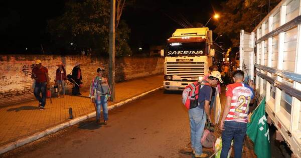 La Nación / Presionan los camioneros y avanza la ley de subsidio