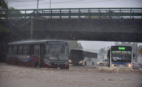 Temporal desnuda corrupción y precariedad en infraestructura en Asunción y Gran Asunción - Nacionales - ABC Color