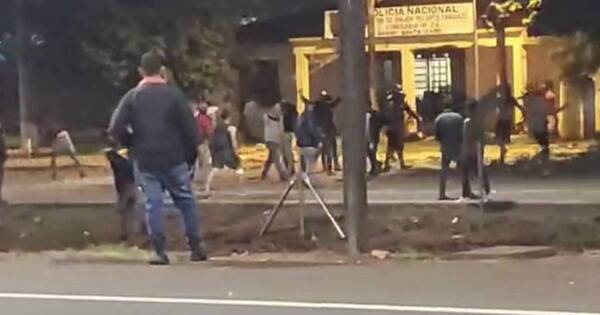 Varios detenidos y heridos tras ataque a comisaría en Caaguazú - 1000 Noticias