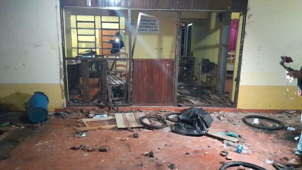 Caaguazú: Atacan a piedrazos comisaría policial