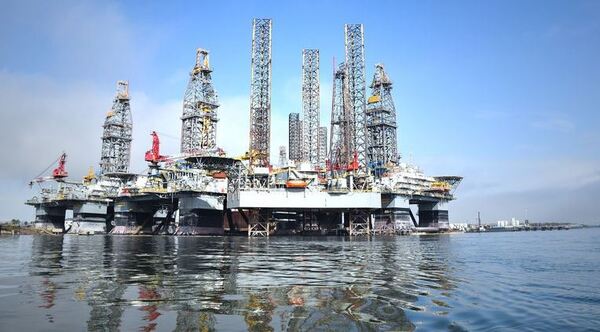 Precio del petróleo supera los 120 dólares el barril