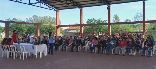 Más de 2.000 familias de Tekoporâ en Ñeembucú fueron capacitados sobre microseguro social - .::Agencia IP::.