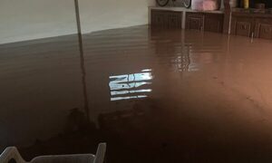 Intensa lluvia deja anegados a varios barriosde Ciudad del Este ante precarios desagües – Diario TNPRESS