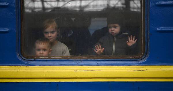 La Nación / Más de 4,3 millones de niños de Ucrania dejaron sus casas para huir de la guerra
