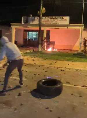 Policías y manifestantes heridos tras enfrentamiento en Caaguazú | OnLivePy