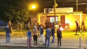 Detuvieron a 19 personas tras “actos vandálicos” en Comisaria de Caaguazú - Noticiero Paraguay