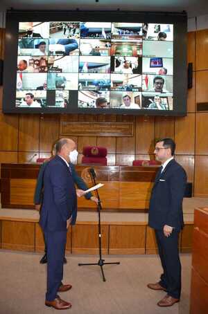 Asume nuevo senador en reemplazo de Ancho Ramírez | OnLivePy