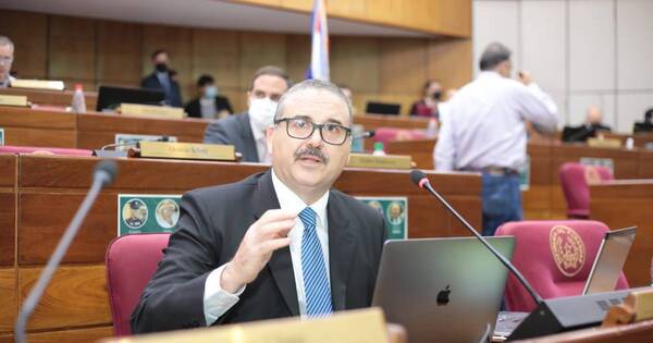 La Nación / Ancho Ramírez se despide del Senado para pugnar por un lugar como ministro del TSJE