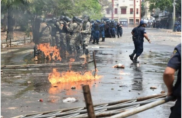 Senadores buscan votos para derogar la ley de invasiones - Noticiero Paraguay