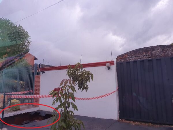 Molestia y peligro por hundimiento de pozo ciego en vereda » San Lorenzo PY