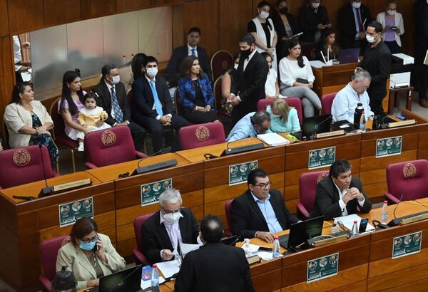 Frente Guasu fracasa en su intento de reunir votos para derogar la Ley “Zavala-Riera” - Nacionales - ABC Color