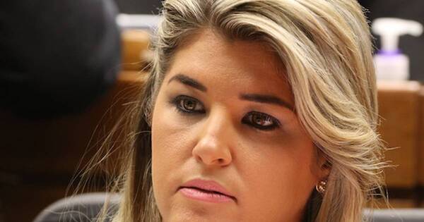 La Nación / Condenan a Cynthia Tarragó a 33 meses de prisión por lavado de dinero