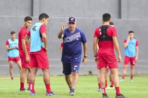 Crónica / Para el “Cabo” Sarabia, en Nacional “jugará el que tenga ganas de aportar al equipo”