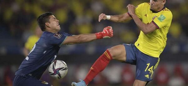 Una endeble Bolivia fue goleada (3-0) por Colombia que sueña con el repechaje
