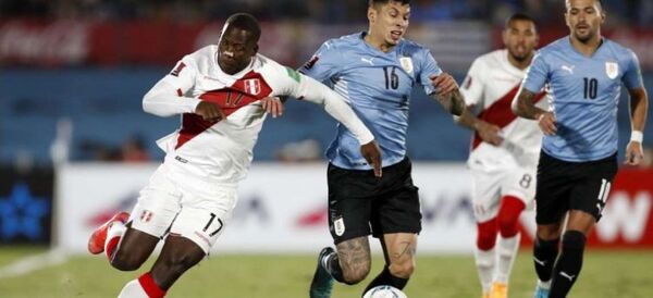 Uruguay se impuso por la mínima diferencia (1-0) a Perú y logró el boleto a Catar 2022