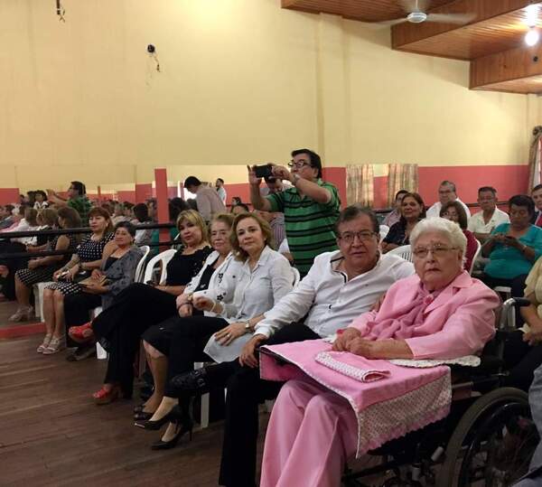 Diario HOY | Congreso expresa condolencias por muerte de madre de Nicanor