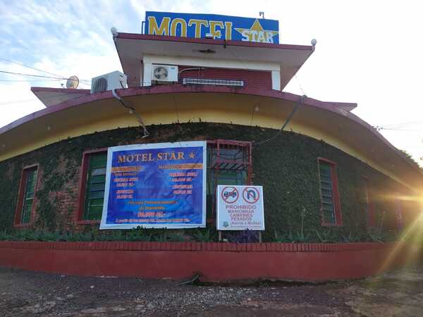 Fue al motel, no quiso pagar y para rematar amenazó de muerte a encargadas