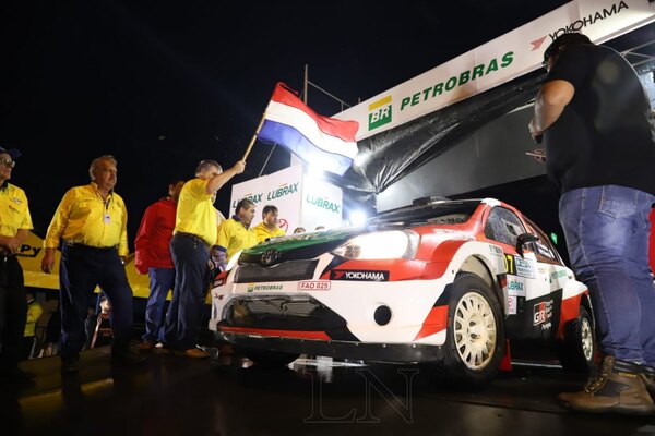 Encarnación y una noche espectacular con la simbólica del Rally