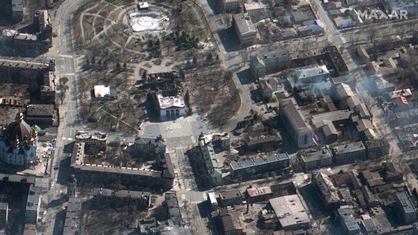 Bombardeo de Rusia a teatro de Mariúpol dejó 300 muertos