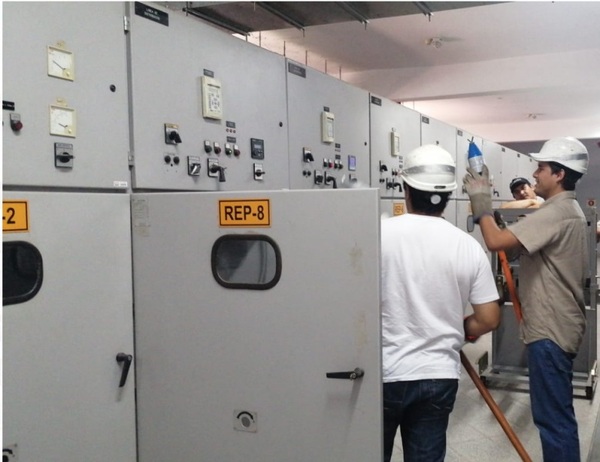ANDE capacita a sus funcionarios que fiscalizan obras e instalaciones subterráneas - .::Agencia IP::.