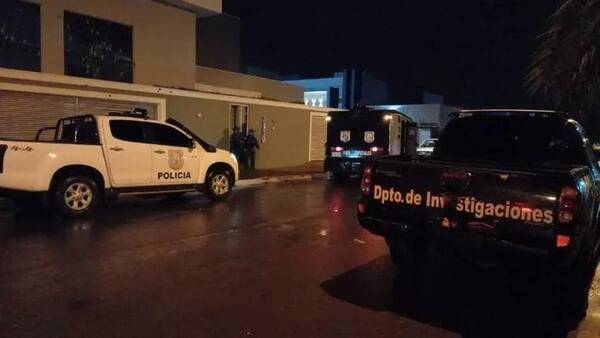 Crónica / [Video] Sicarios dejaron como "colador" la casa del presunto narco "Ryguasu"