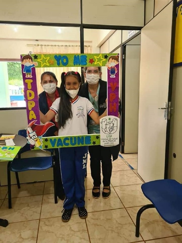Vacunan contra el VPH en escuelas de Hernandarias - La Clave