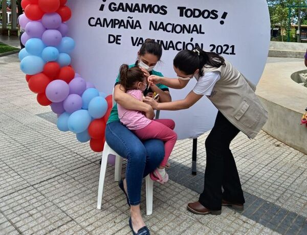 Polio, sarampión y rubeola: padres no llevan a sus hijos a aplicarse la vacuna de refuerzo - Nacionales - ABC Color