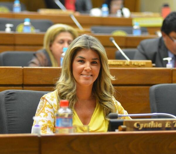 Exdiputada Tarragó compurgó su pena y saldría de Estados Unidos en un mes