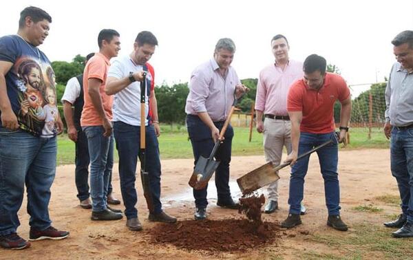 Realizaron palada inicial para remodelación de la emblemática plaza de Coronel Oviedo – Prensa 5