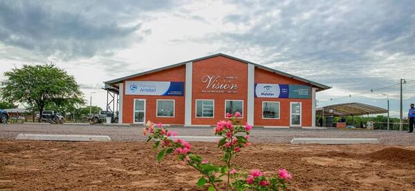 Clínica oftalmológica cumple un año de servicio en el Chaco - Noticias del Chaco - ABC Color