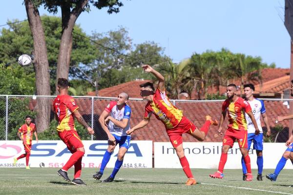 Crónica / Primera B: Cristóbal Colón de Ñemby tumbó a 3 de Noviembre en el arranque del torneo