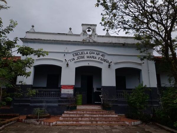 Maderaje de la escuela Teniente Fariña de Caacupé está minada de termitas - Nacionales - ABC Color